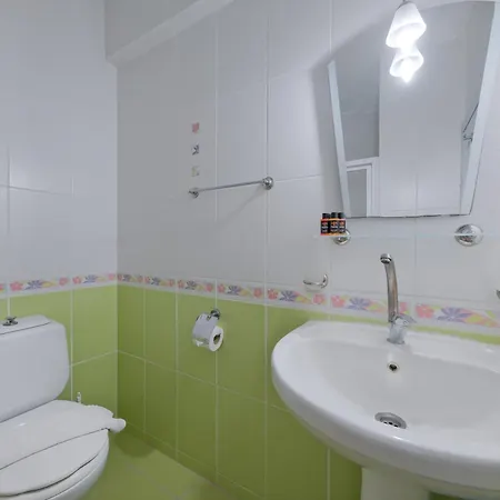 Отель Majestic 3*